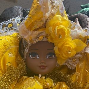 Doll dress like oshun , Muneca vestida de oshun